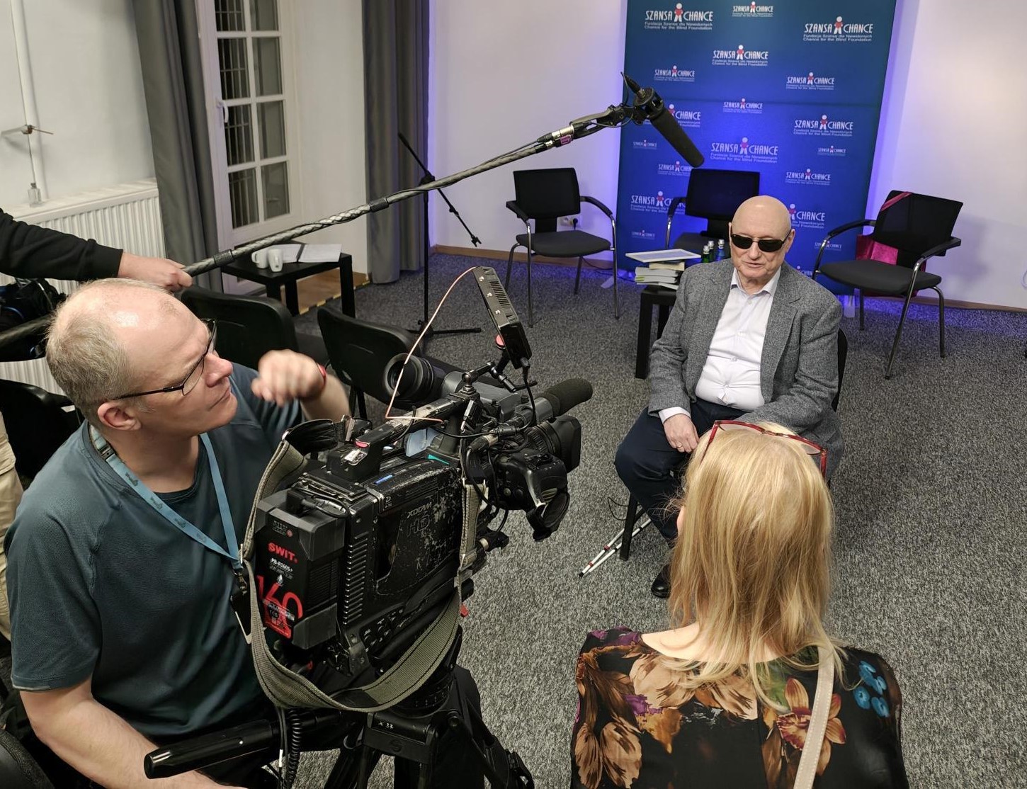 prezes Fundacji Marek Kalbarczyk udziela wywiadu